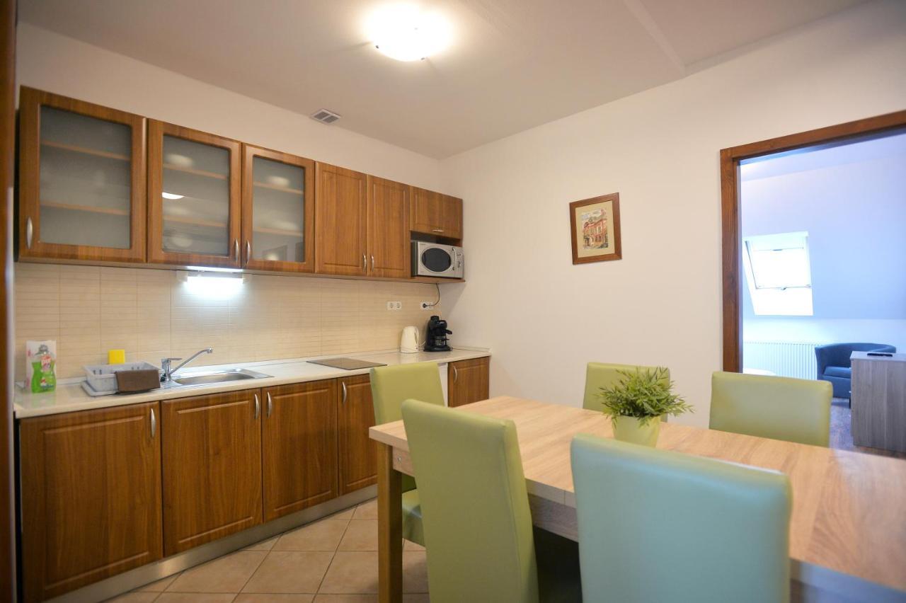 Corner Apartman Eger Exterior foto